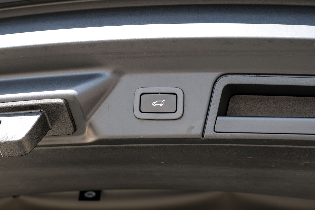 Land Rover Range Rover Velar Vehicle Main Gallery Image 49