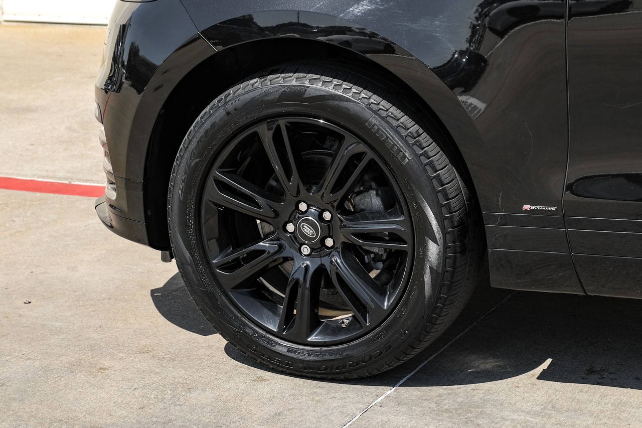 Land Rover Range Rover Velar Vehicle Main Gallery Image 52