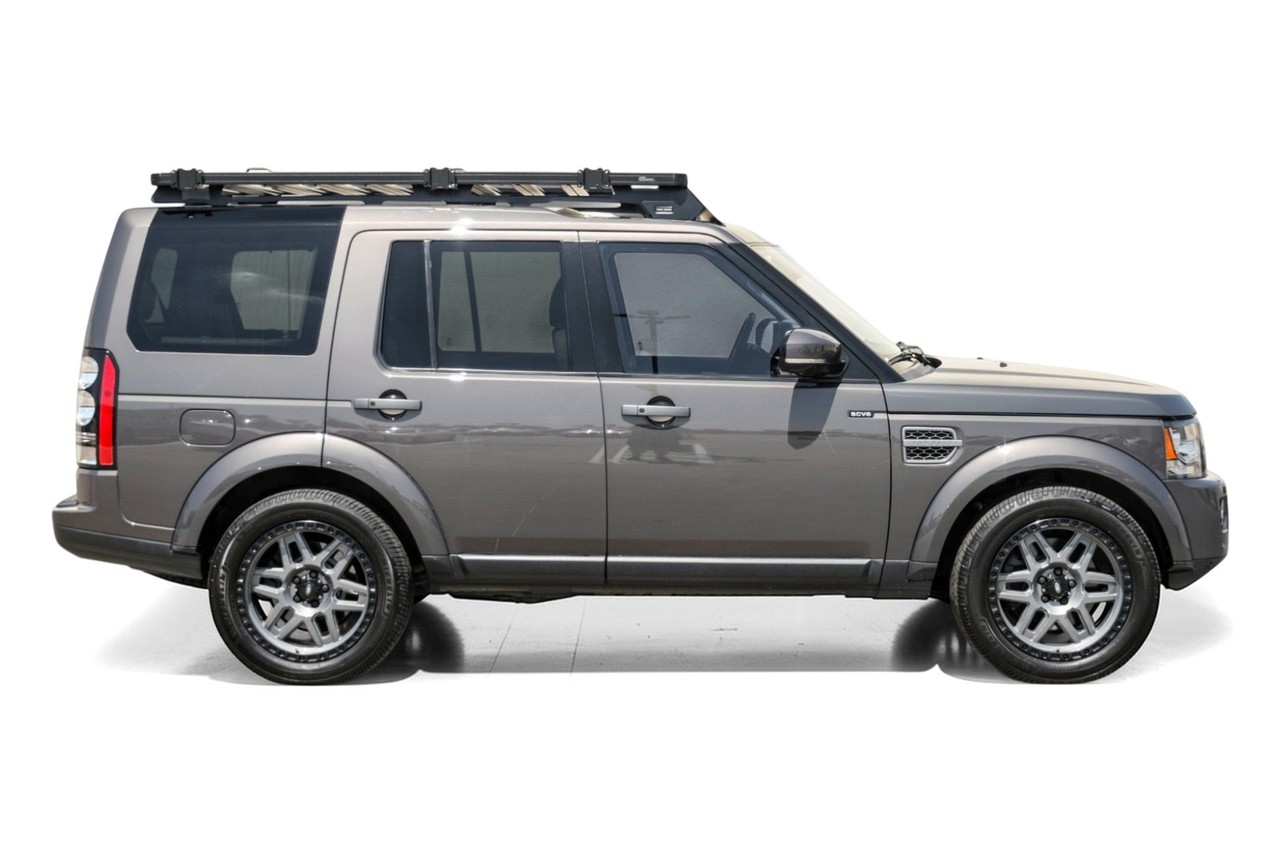 Land Rover LR4 Vehicle Main Gallery Image 08