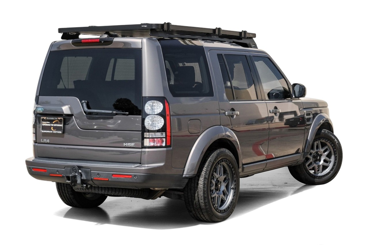 Land Rover LR4 Vehicle Main Gallery Image 09