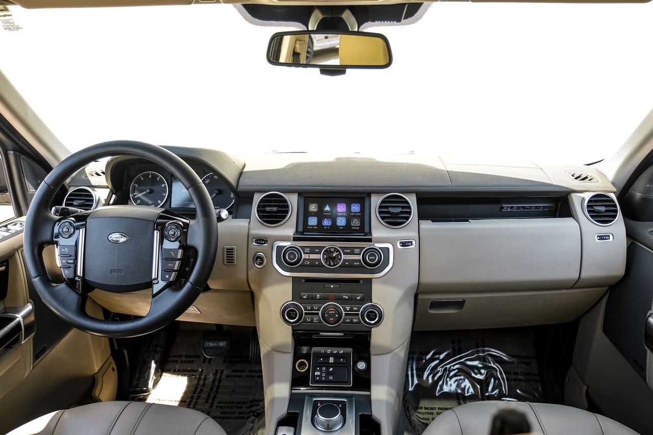 Land Rover LR4 Vehicle Main Gallery Image 15