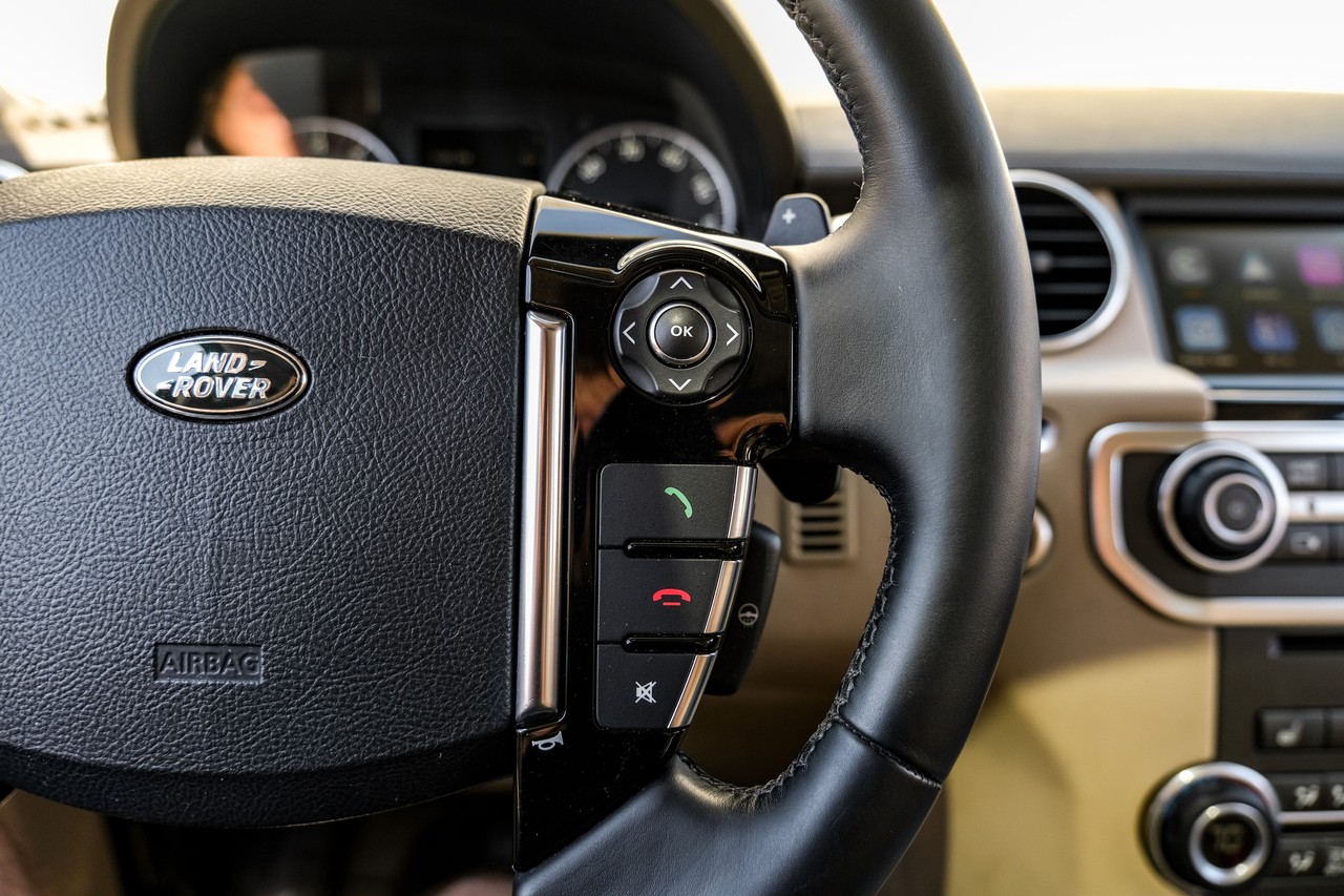 Land Rover LR4 Vehicle Main Gallery Image 18