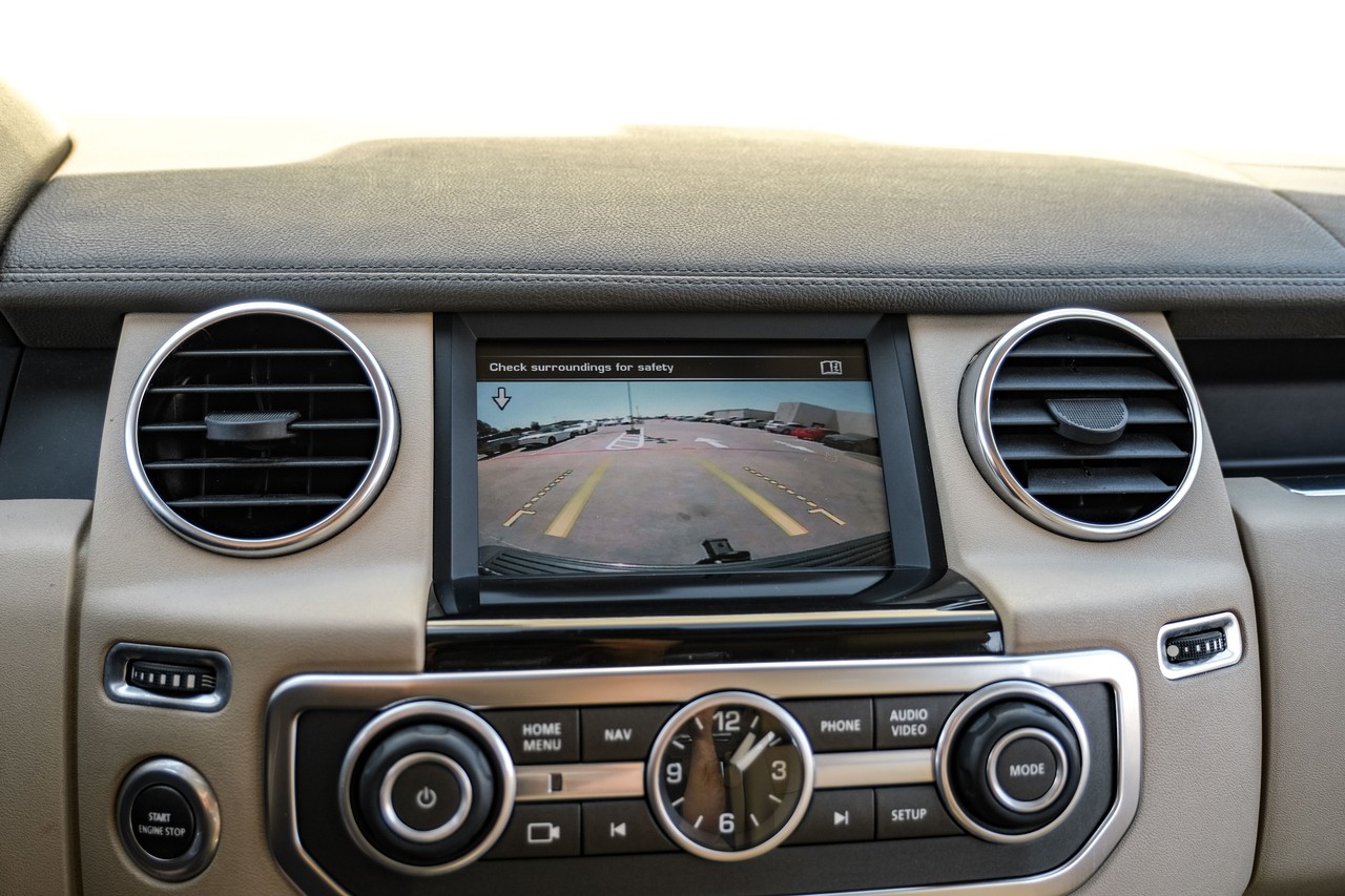 Land Rover LR4 Vehicle Main Gallery Image 22