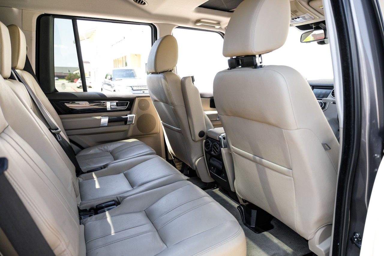 Land Rover LR4 Vehicle Main Gallery Image 37