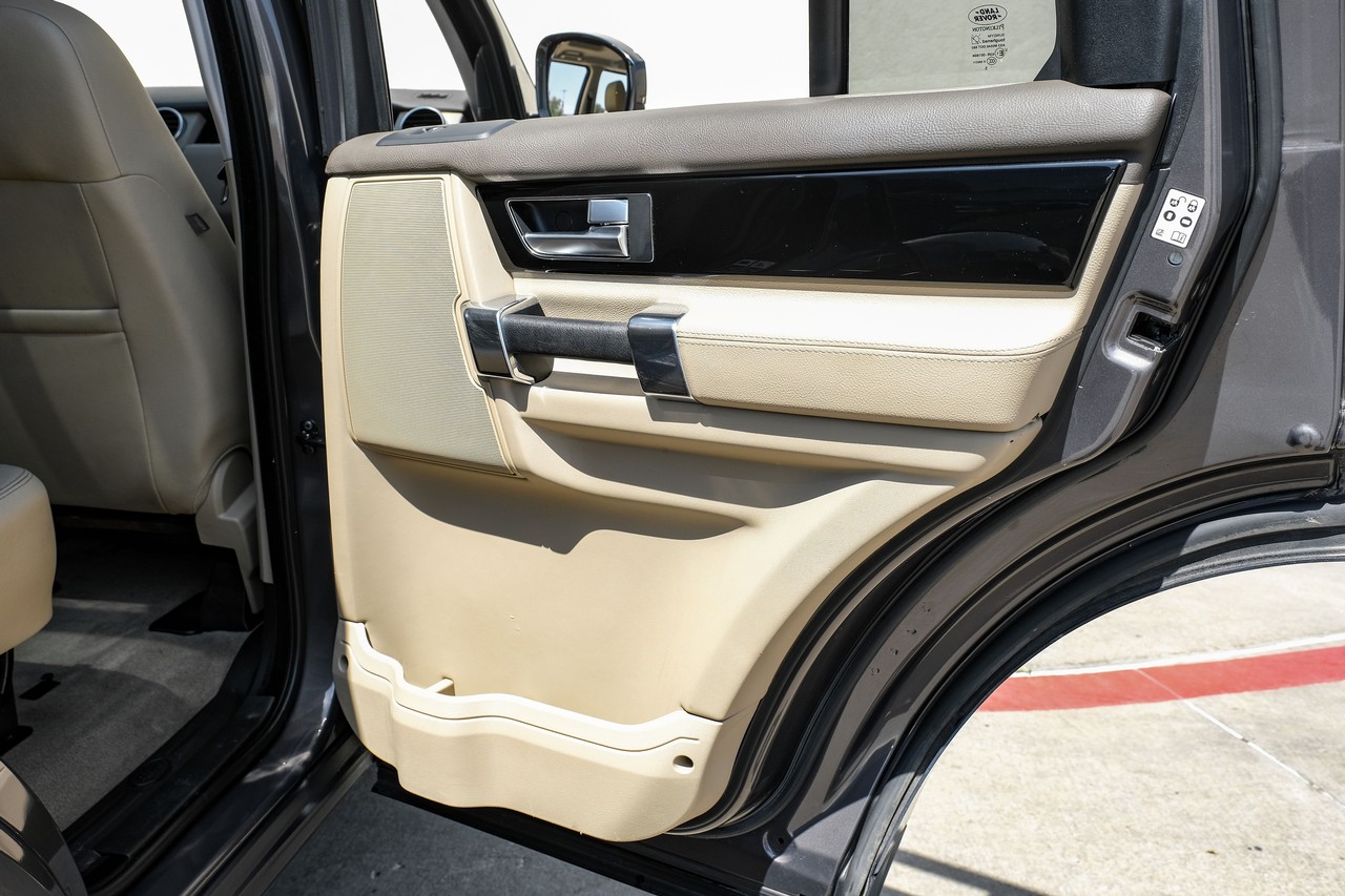 Land Rover LR4 Vehicle Main Gallery Image 46