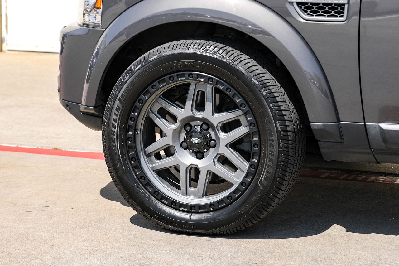 Land Rover LR4 Vehicle Main Gallery Image 51