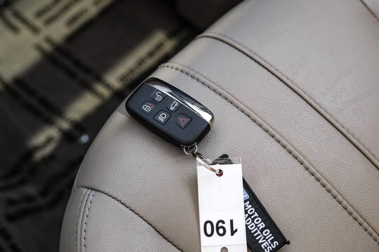 Land Rover LR4 Vehicle Main Gallery Image 53