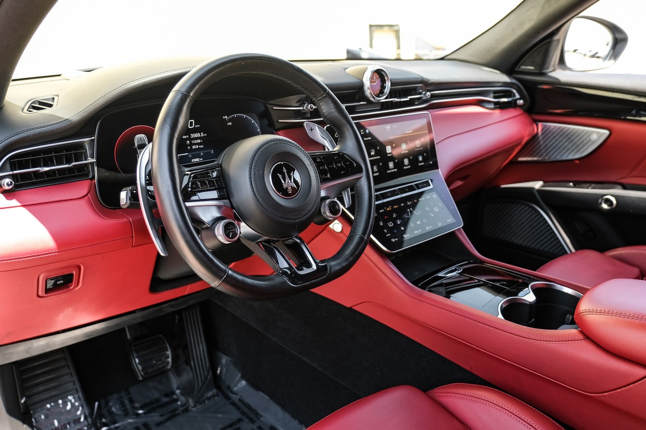 Maserati Grecale Vehicle Main Gallery Image 03