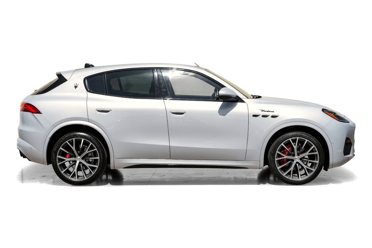 Maserati Grecale Vehicle Main Gallery Image 08