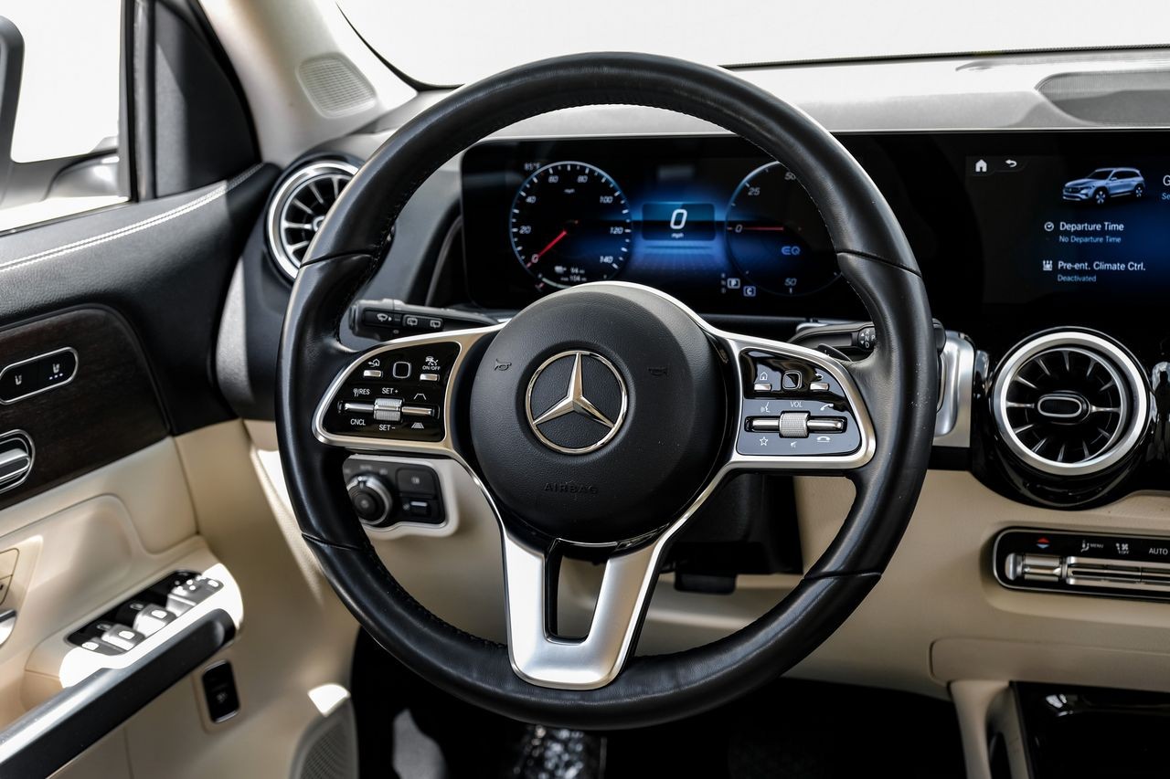 Mercedes-Benz EQB Vehicle Main Gallery Image 16