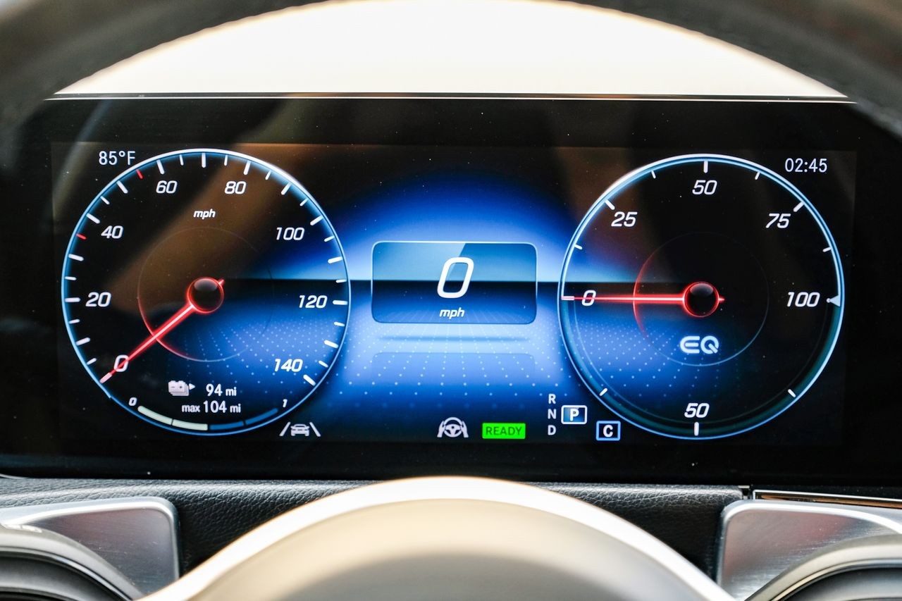 Mercedes-Benz EQB Vehicle Main Gallery Image 19