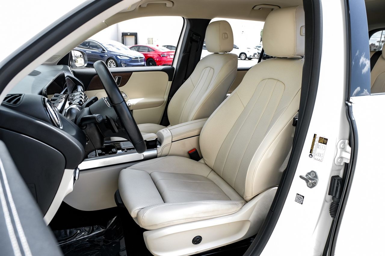 Mercedes-Benz EQB Vehicle Main Gallery Image 33