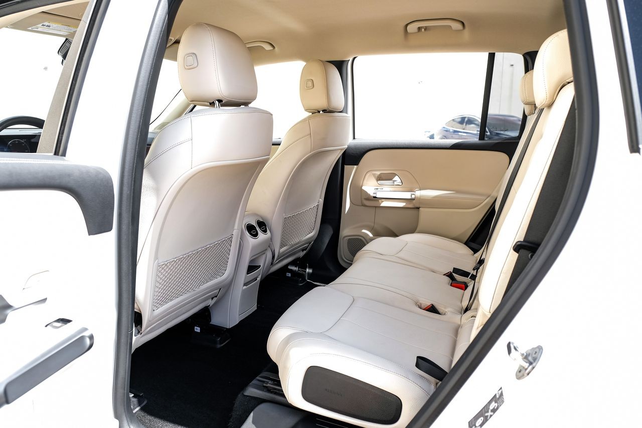 Mercedes-Benz EQB Vehicle Main Gallery Image 38