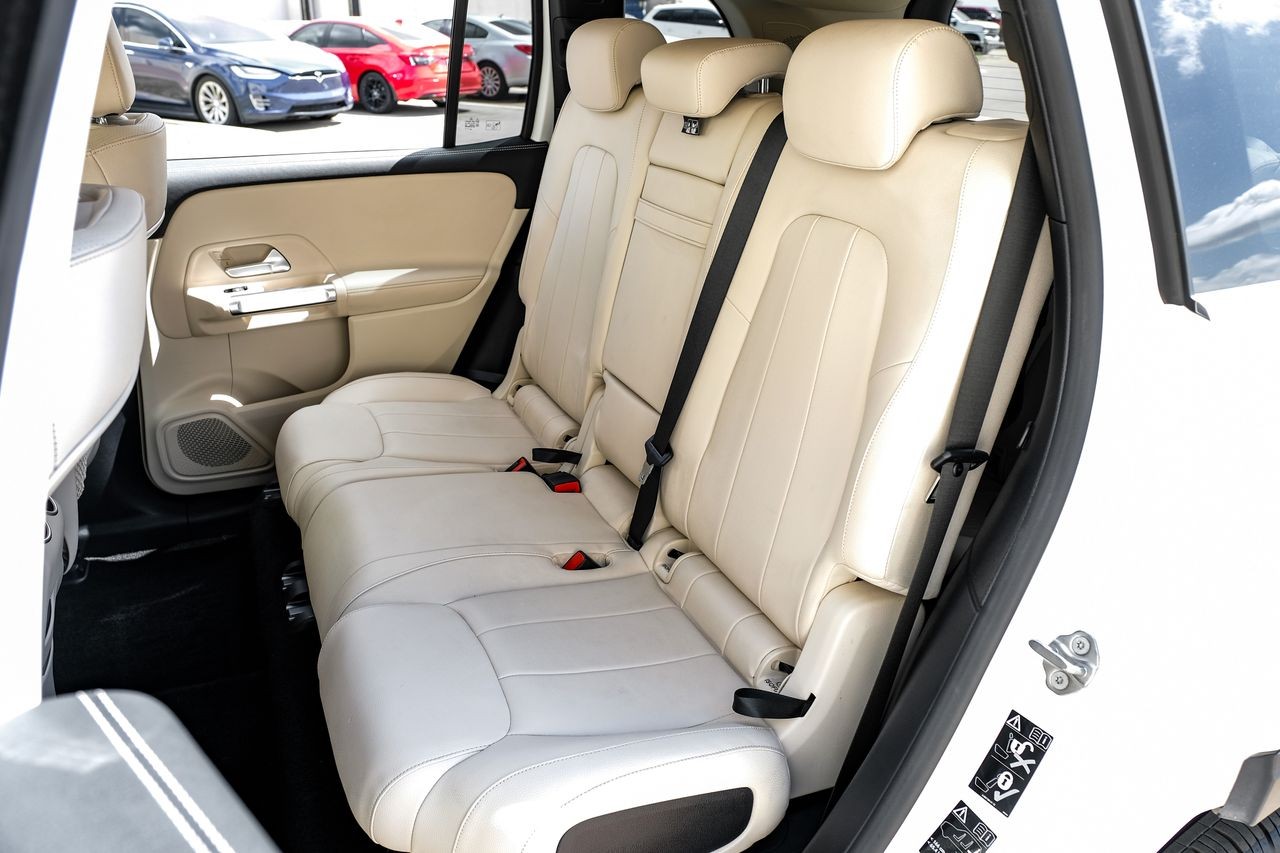 Mercedes-Benz EQB Vehicle Main Gallery Image 39