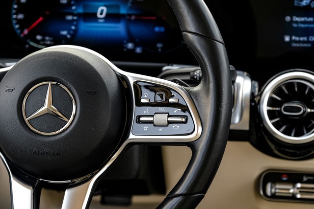 Mercedes-Benz EQB Vehicle Main Gallery Image 18