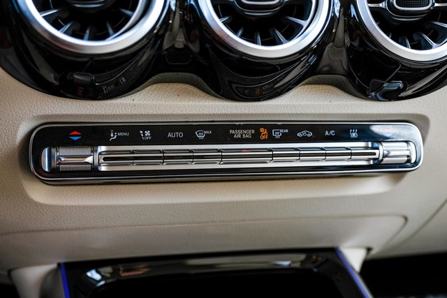 Mercedes-Benz EQB Vehicle Main Gallery Image 25