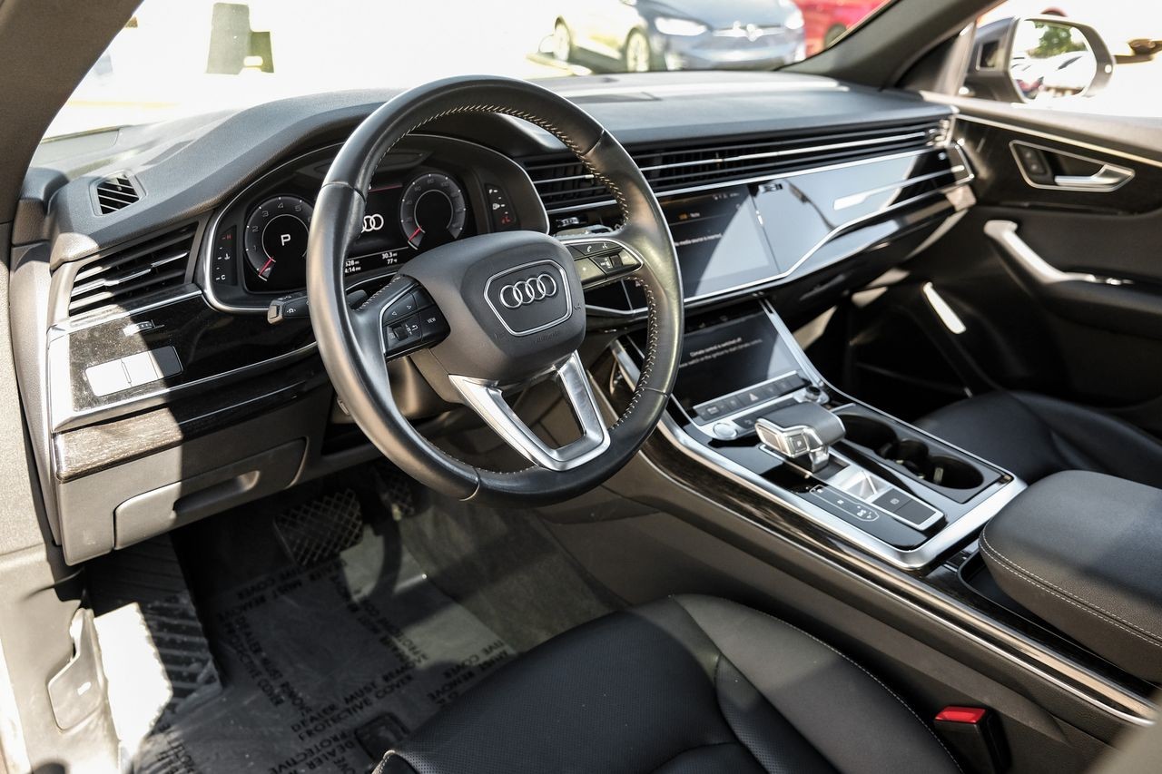 Audi Q8 Vehicle Main Gallery Image 03