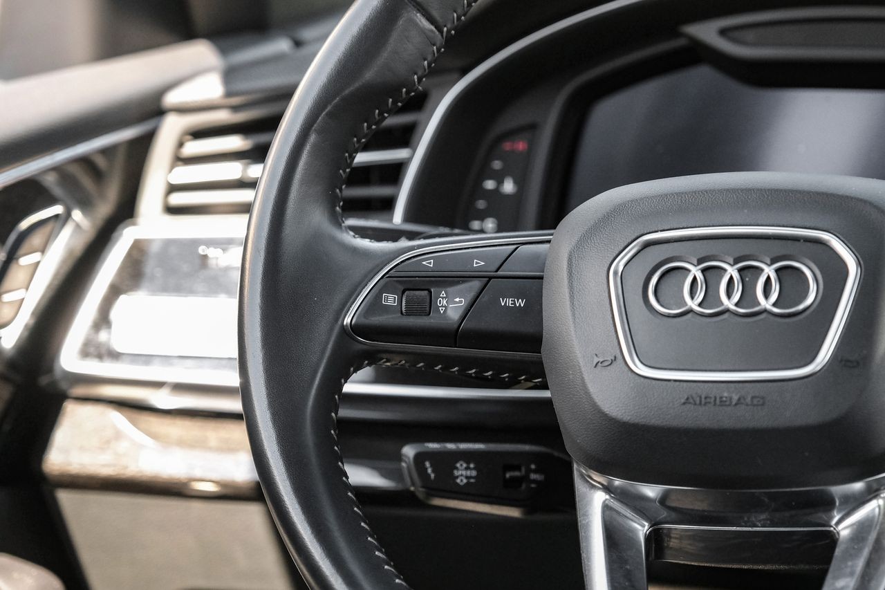 Audi Q8 Vehicle Main Gallery Image 18
