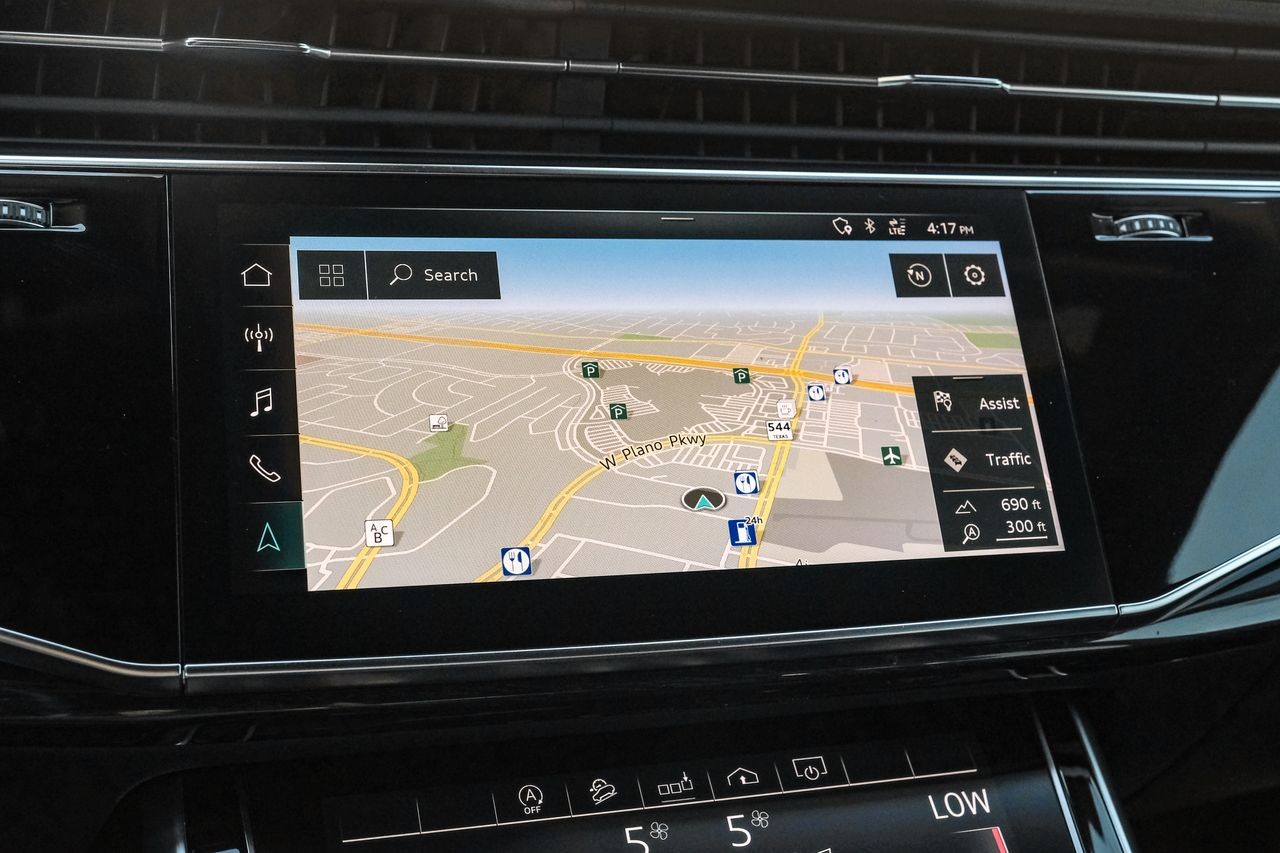 Audi Q8 Vehicle Main Gallery Image 22