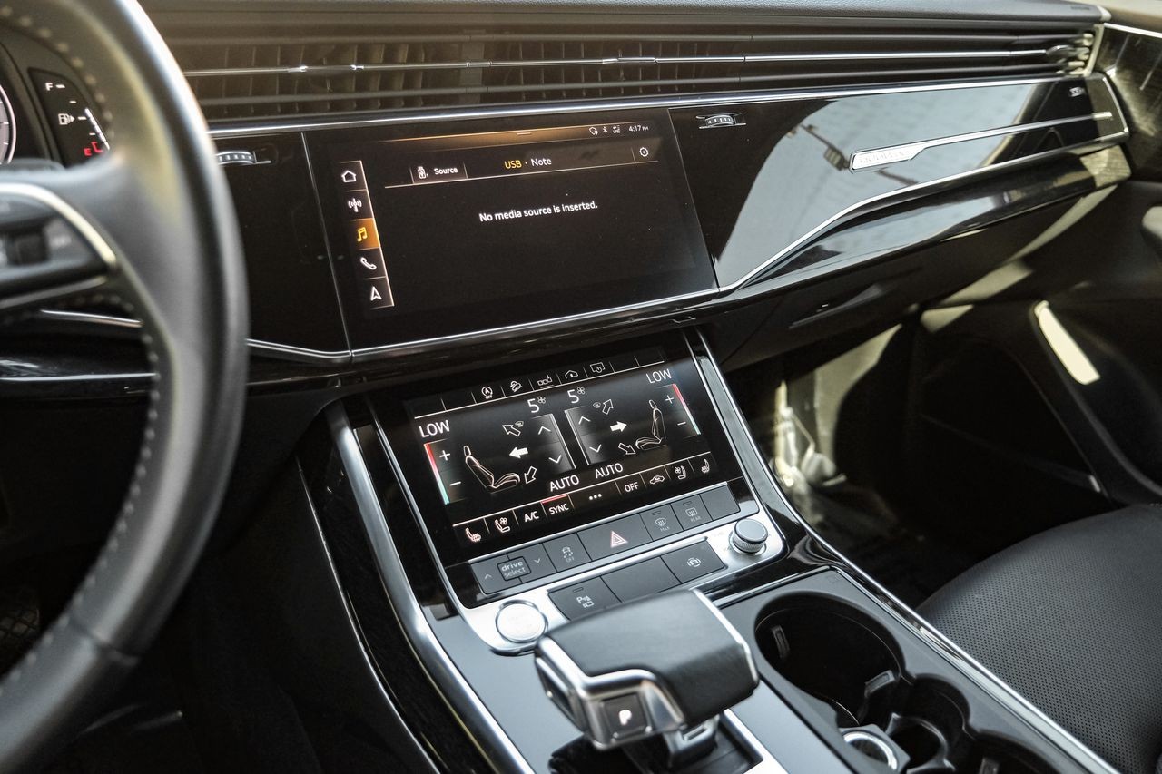 Audi Q8 Vehicle Main Gallery Image 27