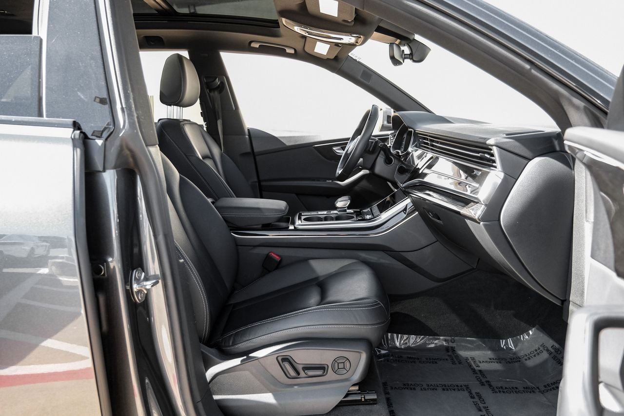 Audi Q8 Vehicle Main Gallery Image 34