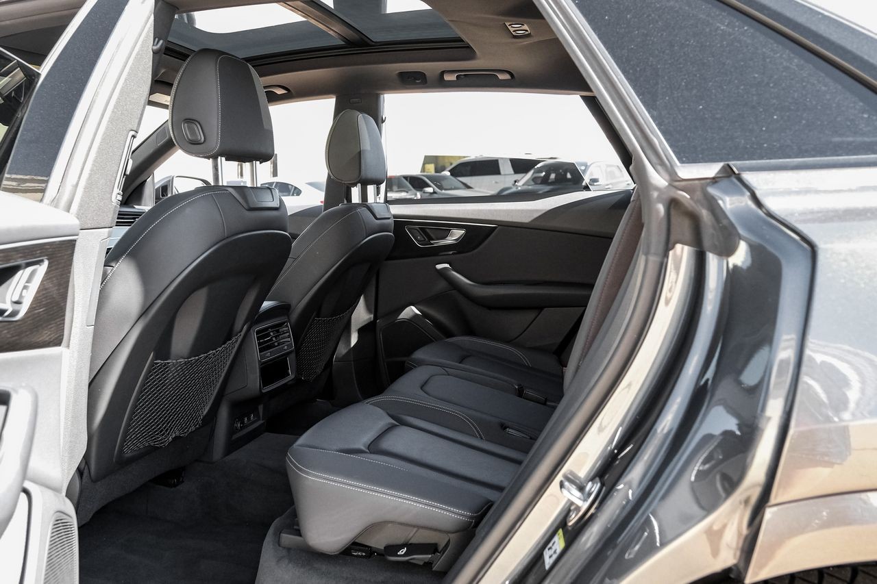 Audi Q8 Vehicle Main Gallery Image 38