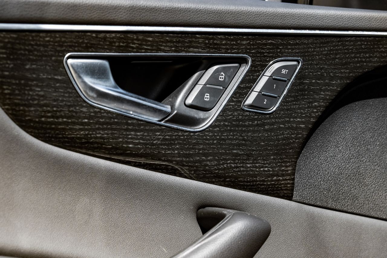 Audi Q8 Vehicle Main Gallery Image 44