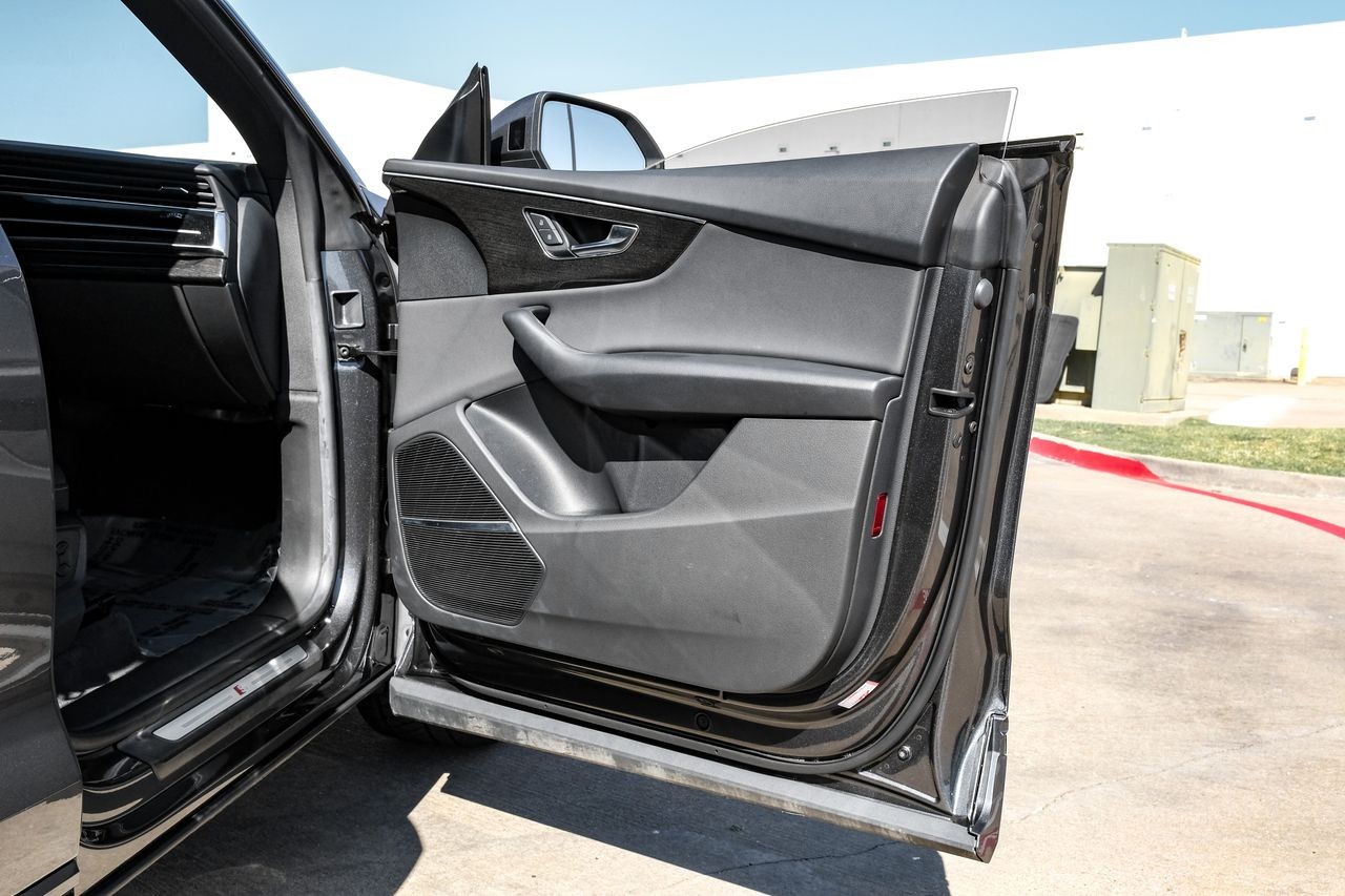 Audi Q8 Vehicle Main Gallery Image 45