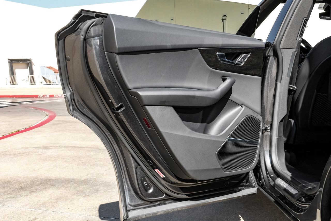 Audi Q8 Vehicle Main Gallery Image 46