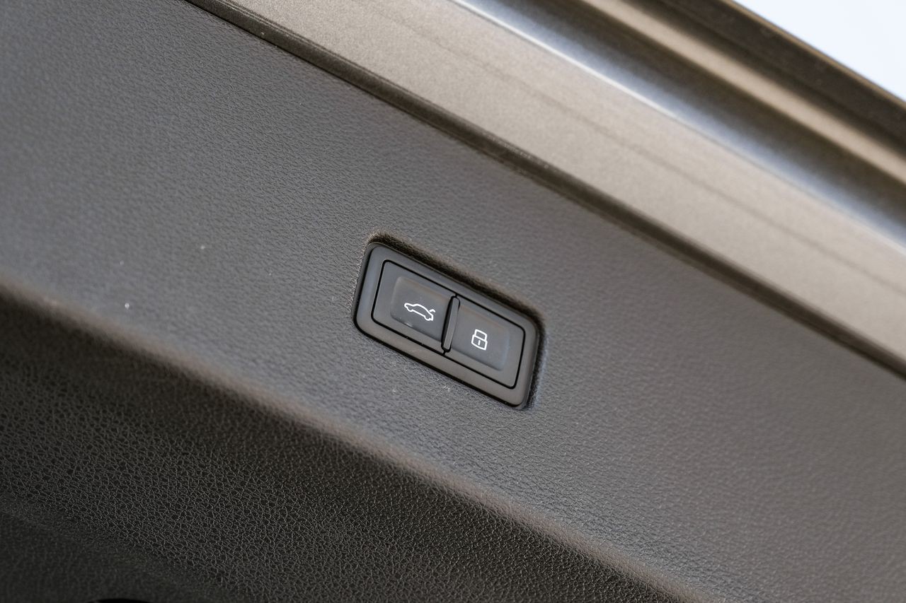 Audi Q8 Vehicle Main Gallery Image 52