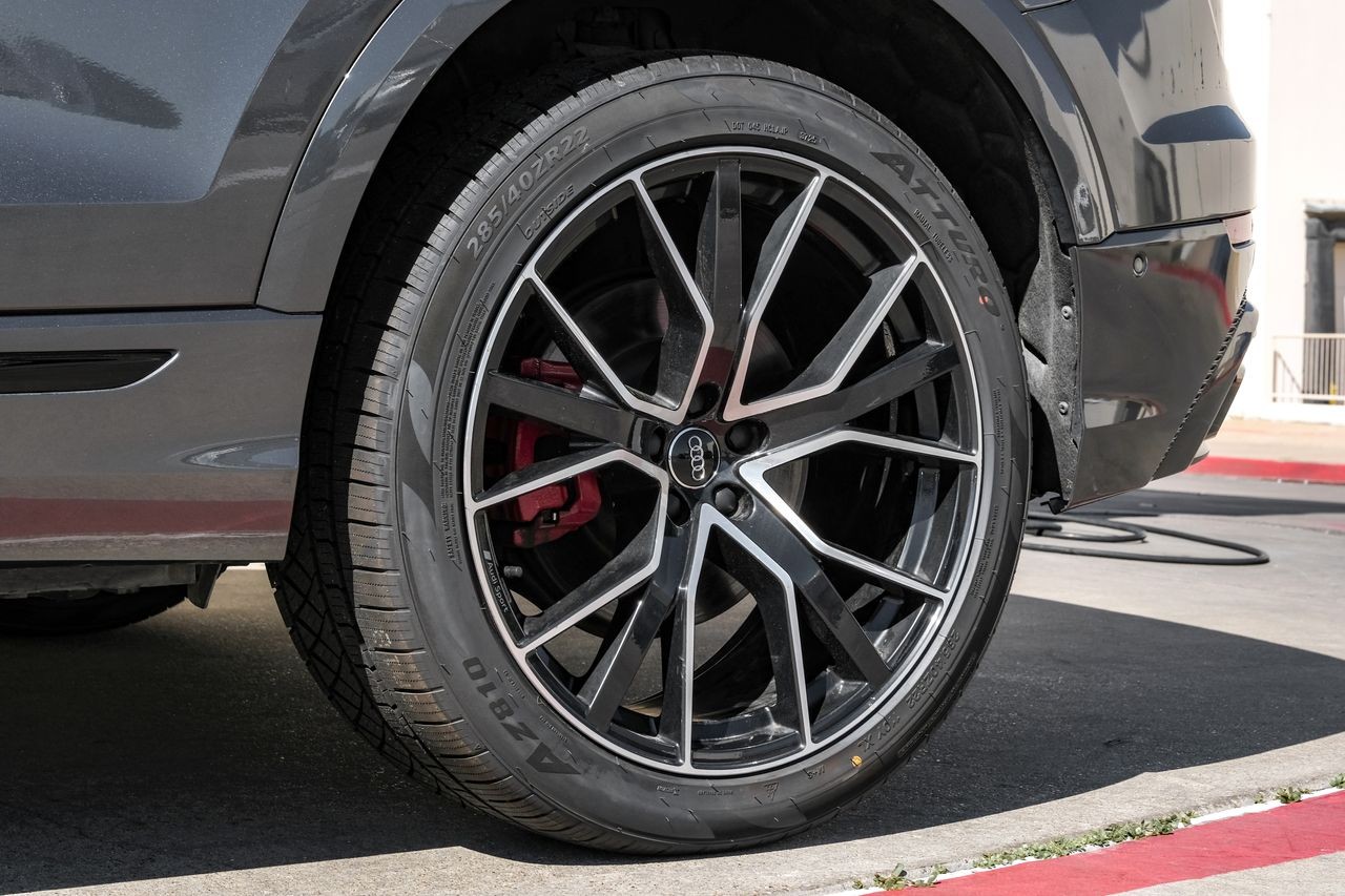 Audi Q8 Vehicle Main Gallery Image 56