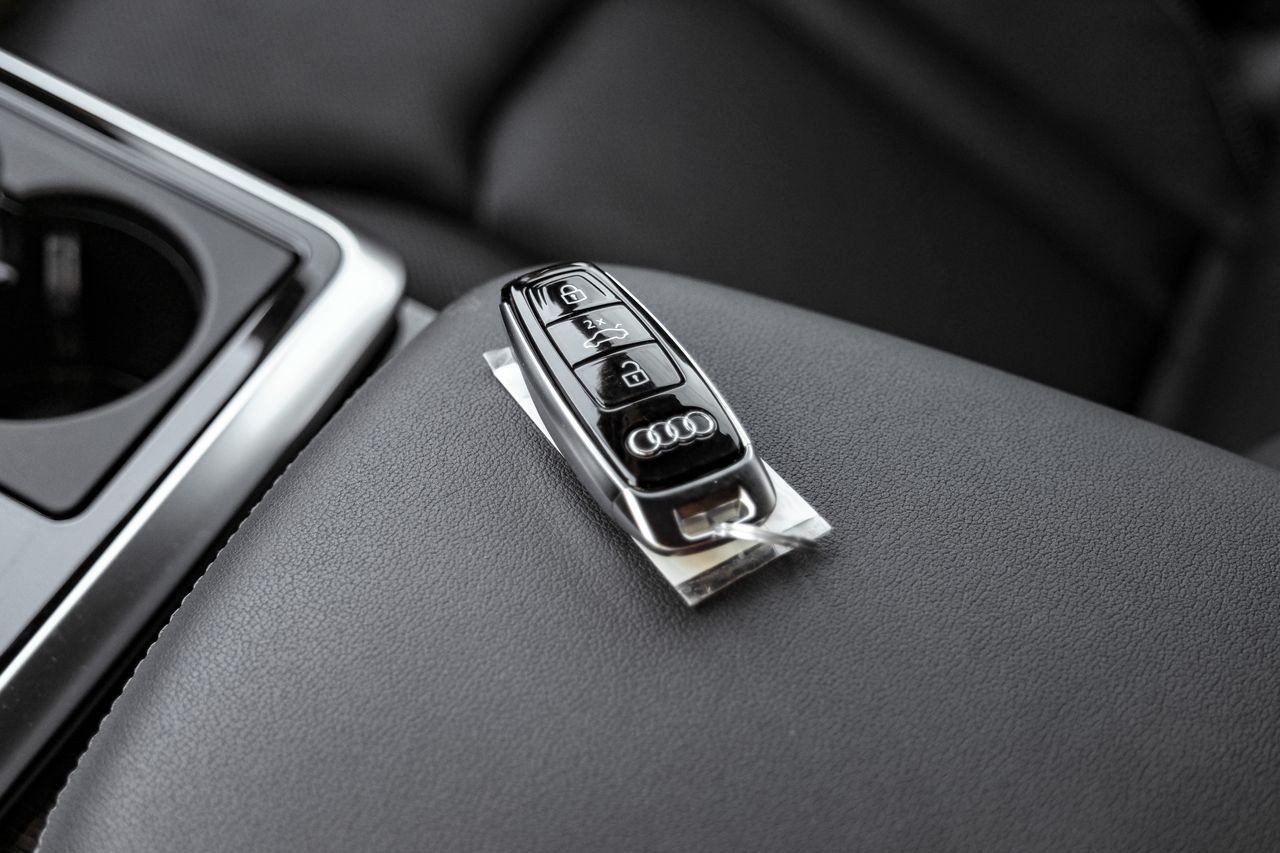 Audi Q8 Vehicle Main Gallery Image 57