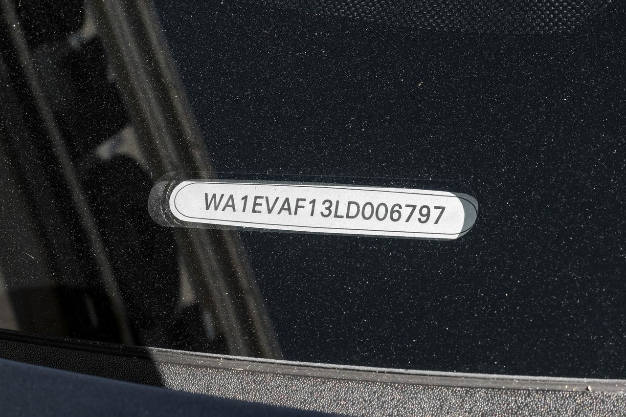 Audi Q8 Vehicle Main Gallery Image 58