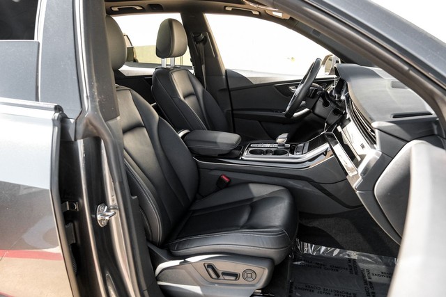 Audi Q8 Vehicle Main Gallery Image 35