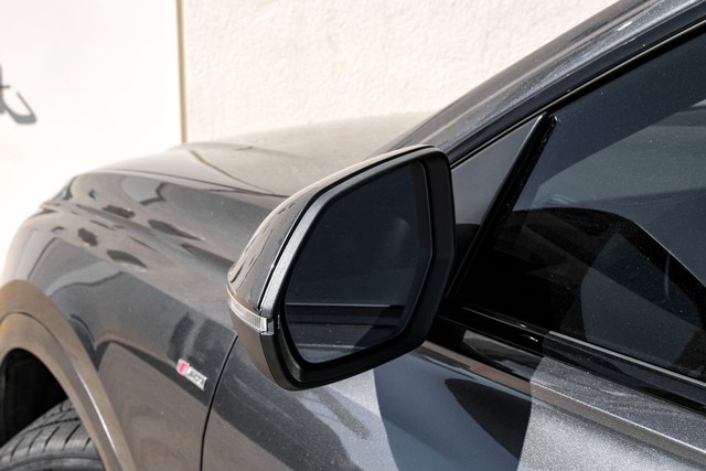 Audi Q8 Vehicle Main Gallery Image 41