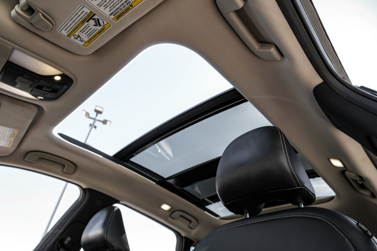 INFINITI QX50 Vehicle Main Gallery Image 05