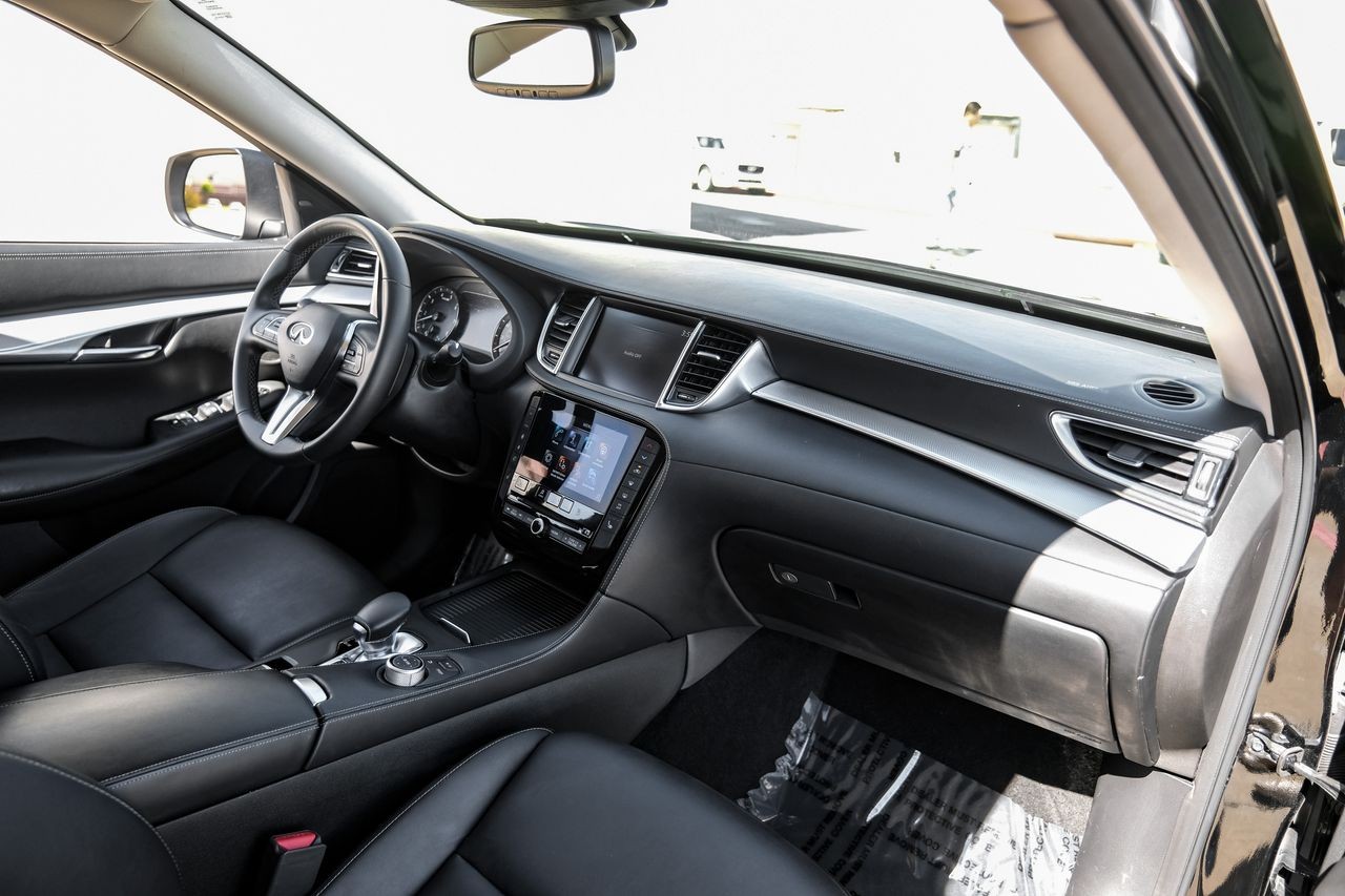 INFINITI QX50 Vehicle Main Gallery Image 13