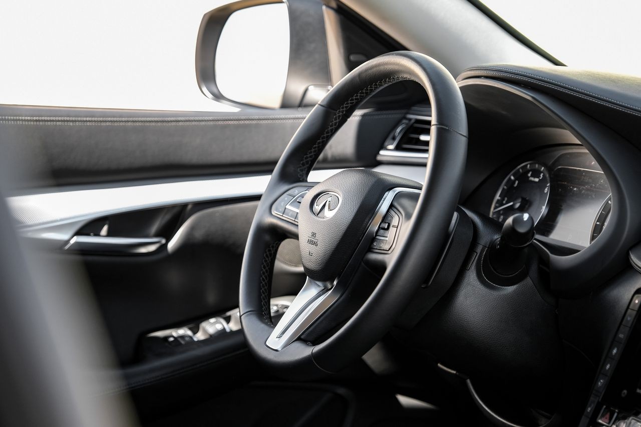 INFINITI QX50 Vehicle Main Gallery Image 14