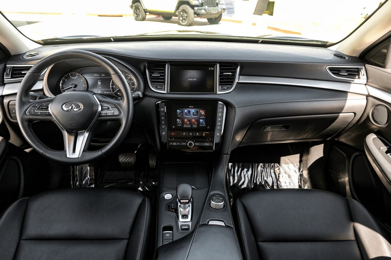 INFINITI QX50 Vehicle Main Gallery Image 15