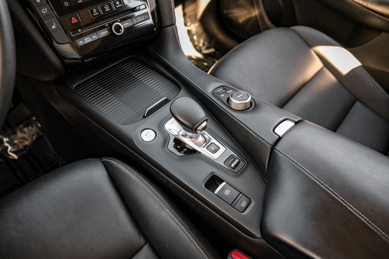 INFINITI QX50 Vehicle Main Gallery Image 25