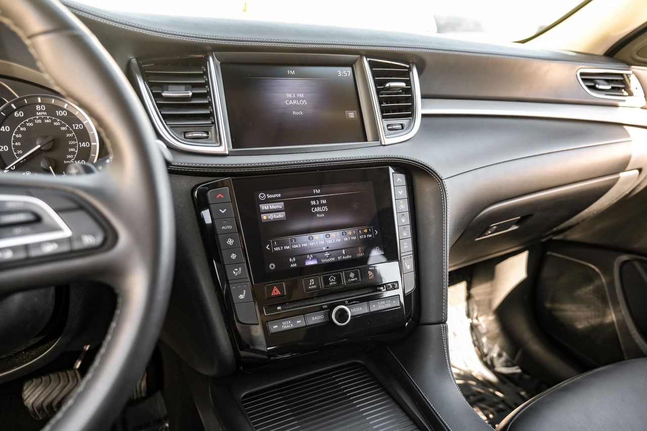 INFINITI QX50 Vehicle Main Gallery Image 29