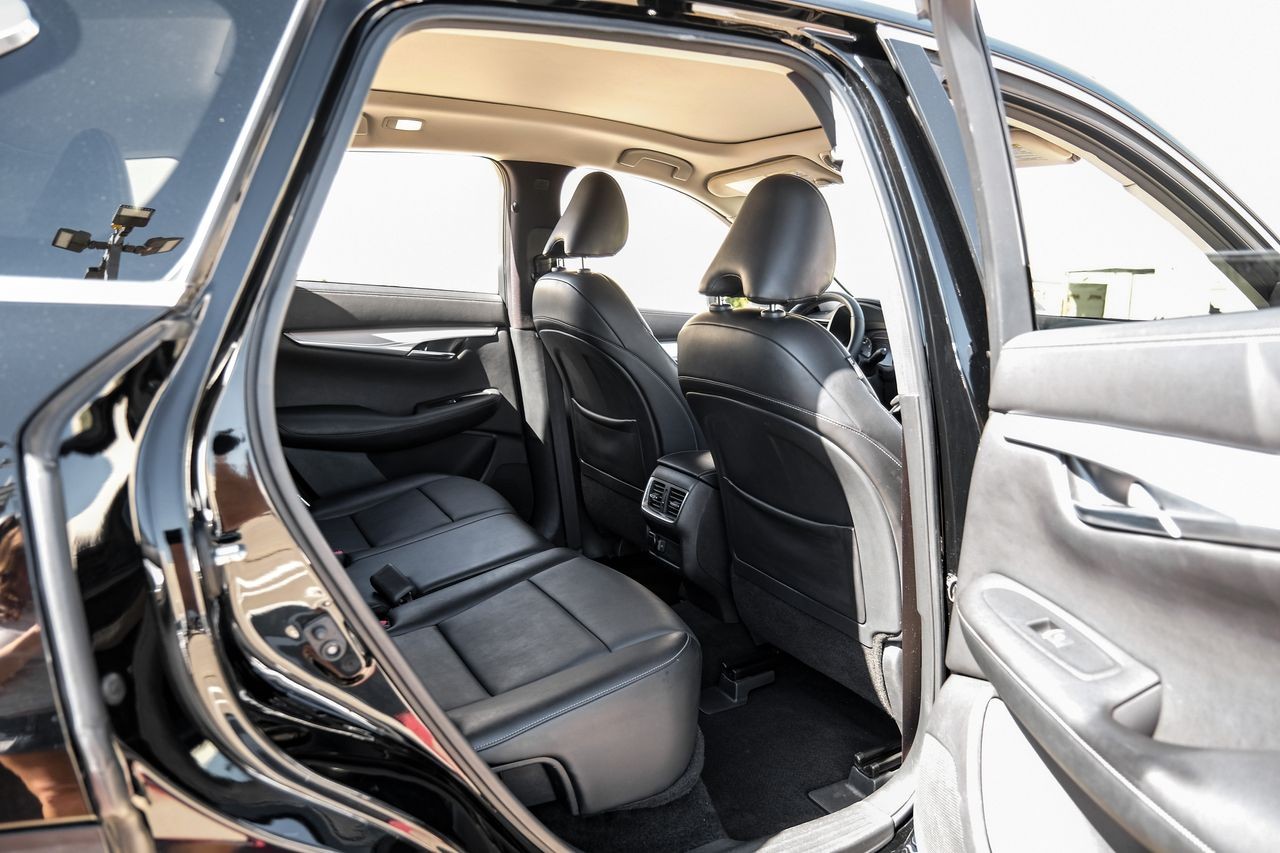 INFINITI QX50 Vehicle Main Gallery Image 42