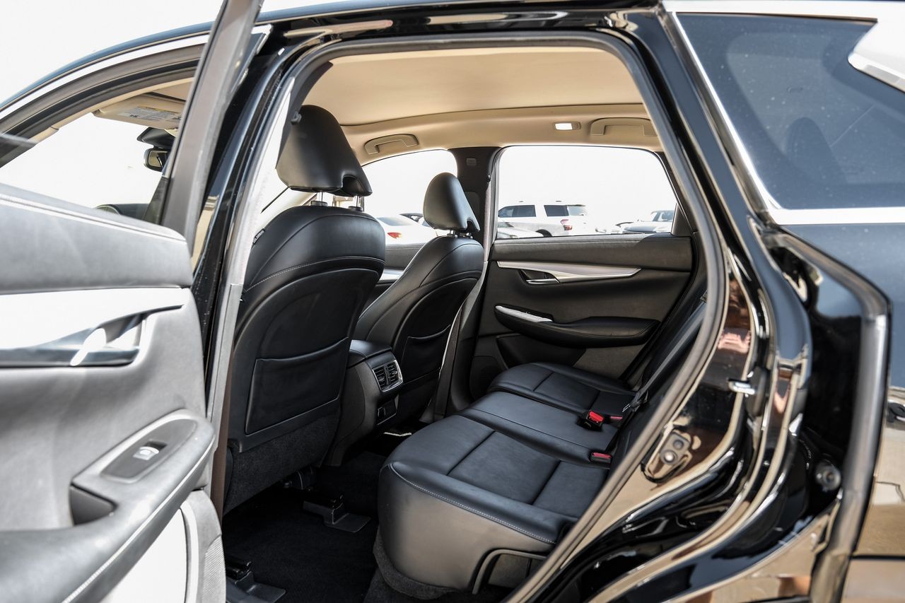 INFINITI QX50 Vehicle Main Gallery Image 43