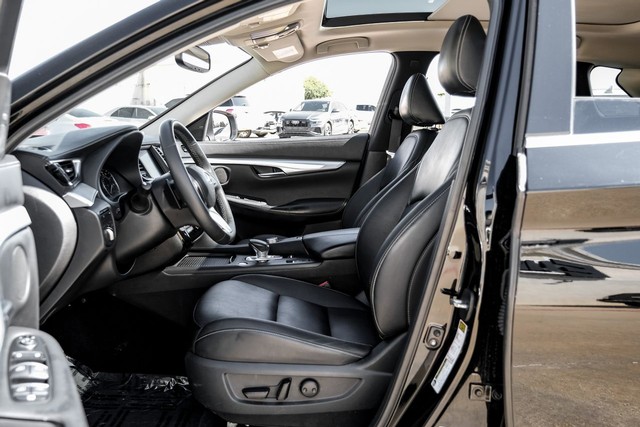 INFINITI QX50 Vehicle Main Gallery Image 04