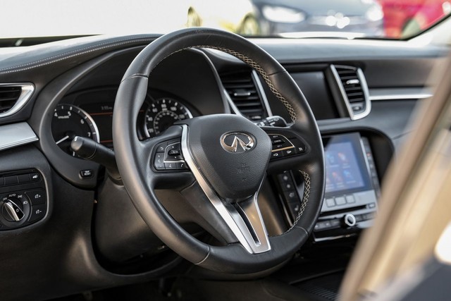 INFINITI QX50 Vehicle Main Gallery Image 16