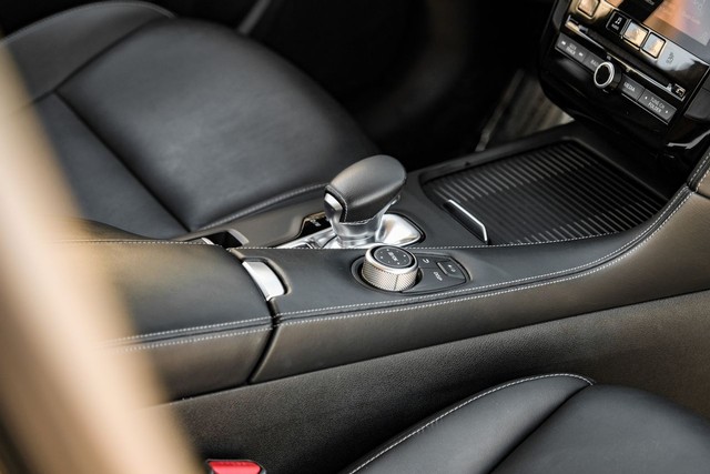 INFINITI QX50 Vehicle Main Gallery Image 24