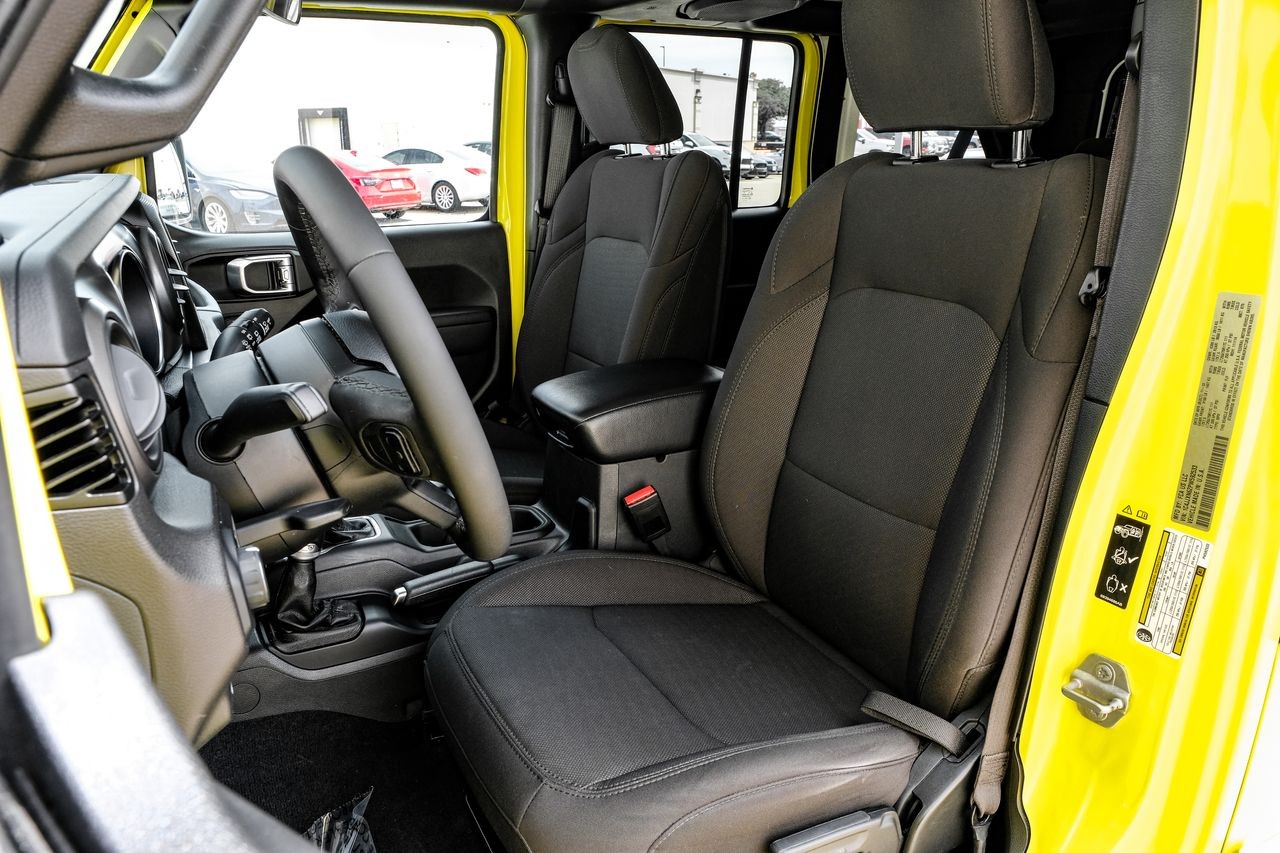 Jeep Wrangler 4xe Vehicle Main Gallery Image 33