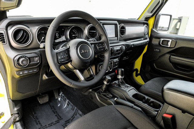 Jeep Wrangler 4xe Vehicle Main Gallery Image 03