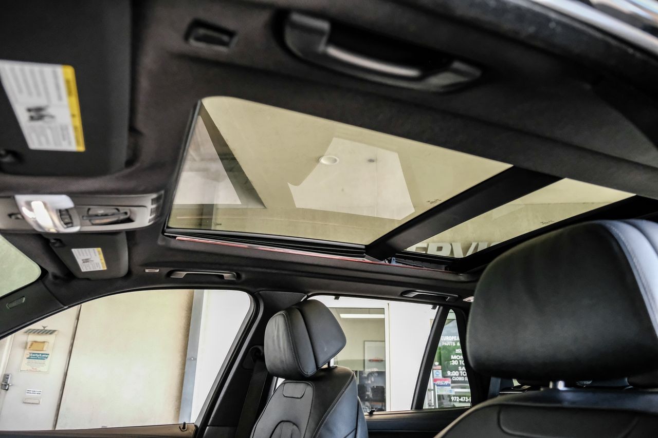 BMW X5 Vehicle Main Gallery Image 05