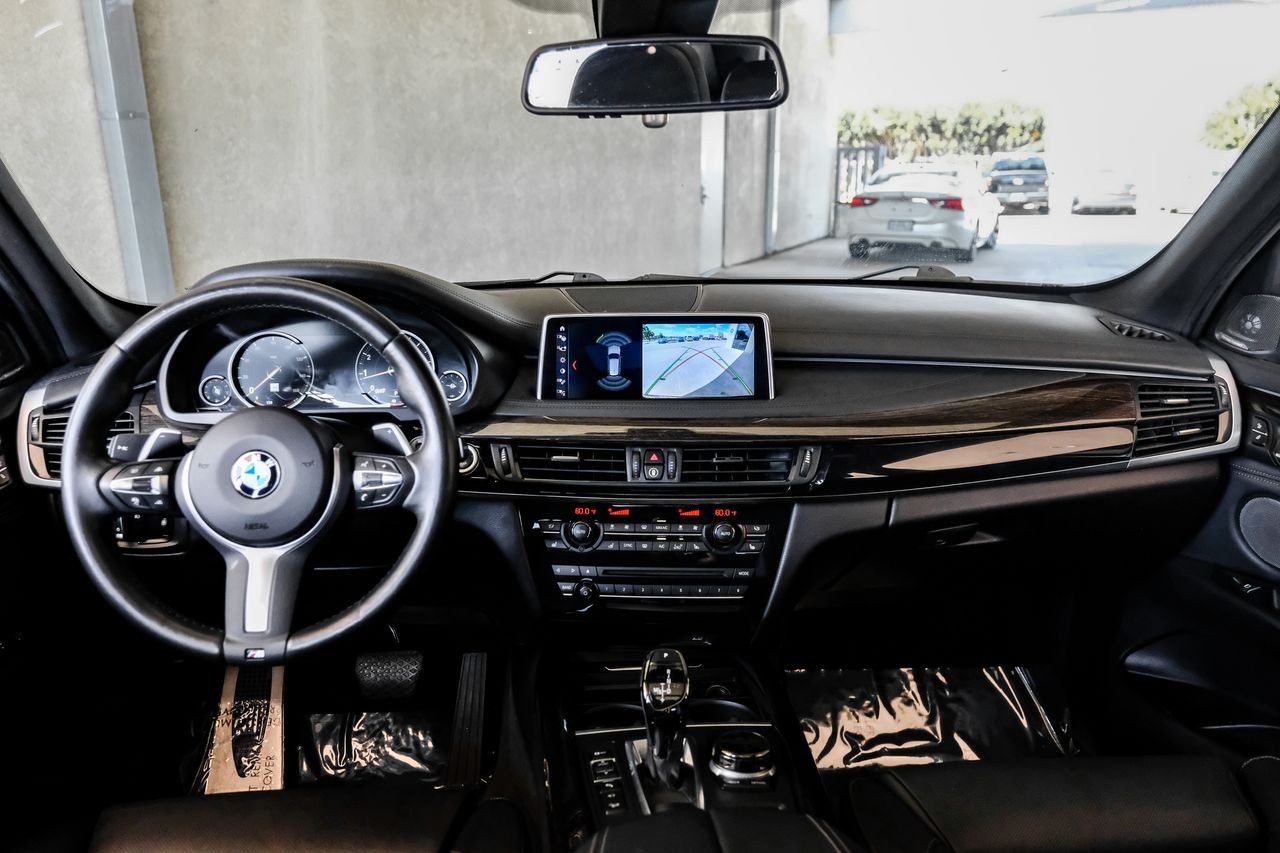 BMW X5 Vehicle Main Gallery Image 15